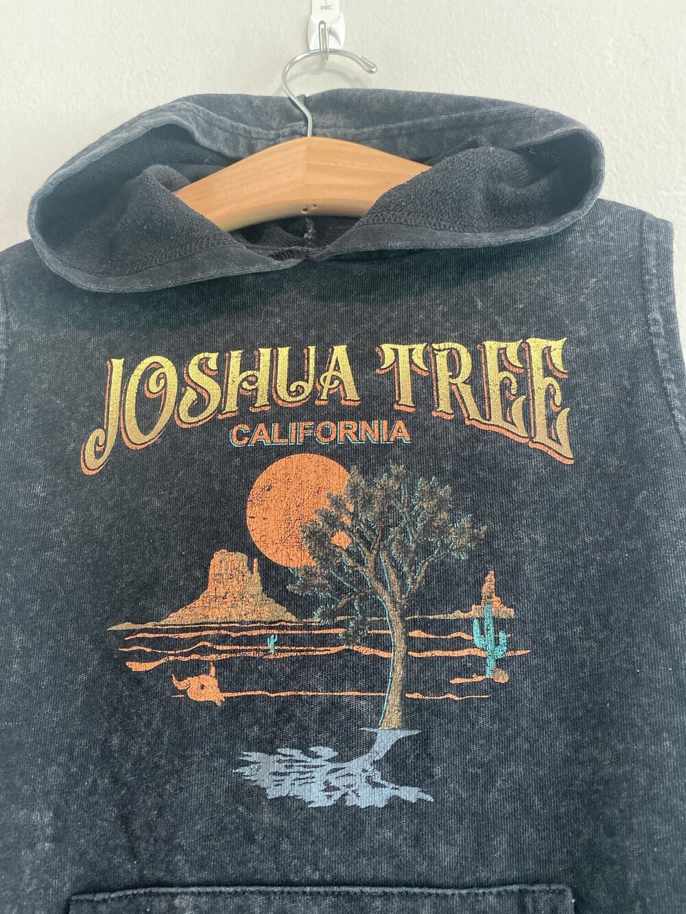 Rare Vintage Style Joshua Tree Acid Wash Sleeveless Hoodie Boys Size 6 - Picture 2 of 5